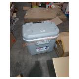 Coleman 110can wheeled Cooler