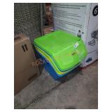 Taurus flip lid totes