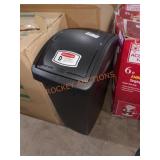 Rubbermaid 12.5 gallon swing top trash can