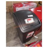 Rubbermaid 12.5 gallon swing top trash can