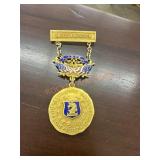 Marathon medal 14k gold owned by Carl w.