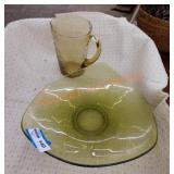 Vintage glass bowl and pitcher