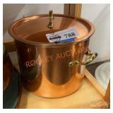 Coporal pot with lid