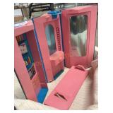 Vintage 1984 Barbie home and office play set