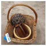 Vintage basket lot