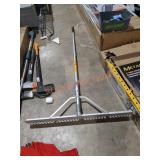 DeWalt 36 Tine Landscape Rake, Aluminum Handle