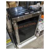 Magic Chef 5.1cu.ft / 154 Can Beverage Cooler