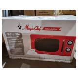 Magic Chef 0.7cu ft 700W Countertop Microwave