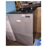 Magic Chef 4.4 cu ft Compact Refrigerator