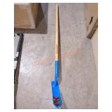 Razorback 3" Clean Out Shovel