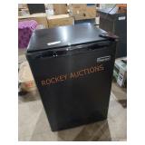 Magic Chef 2.6cu.ft Mini Fridge Black