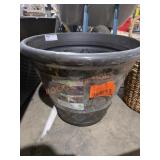 Lightweight 17.5" Planter