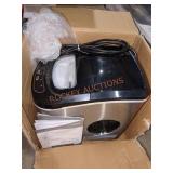 Magic Chef 27lb countertop ice maker