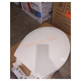 BEMIS lift-off round toilet seat