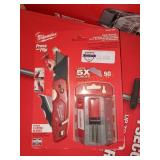 Milwaukee folding utility knife w/ 50pc blades