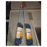 HDX 12 in. Extendable Microfiber Duster