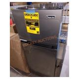 Magic Chef 4.5 cu ft refrigerator-freezer