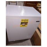 Magic Chef 5 cu ft chest freezer