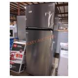 Vissani 7.1 cu ft refrigerator-freezer