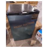 Magic Chef 3.0cu ft Upright Freezer