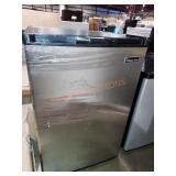 Magic Chef 3 cu ft Upright Freezer