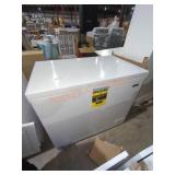 Magic Chef 38" x 23" x 33.5" Chest Freezer