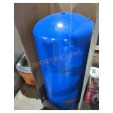 Water Worker 32 Gallon Well Tank (Rust)
