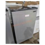 Magic Chef 4.4 cu.ft. Mini Fridge, Stainless