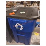 Brute 50 Gallon Recycle Bin w/ Wheels