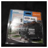 Siemens 20a  plug on neutral tandem arc fault