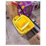Rubbermaid mop bucket