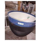 Miscellaneous Resin Garden Pots Trio