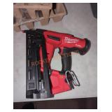 Milwaukee M18 fuel 16 ga finish nailer