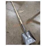 Anvil Transfer Shovel, Wood Handle