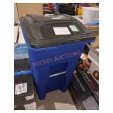 Toter 32 Gal Waste Bin