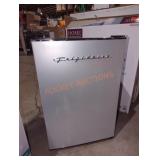 Frigidaire 2.5 cu. ft. Retro Mini Fridge w/