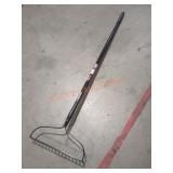 Husky 16 Tine Bow Rake, Fiberglass Handle