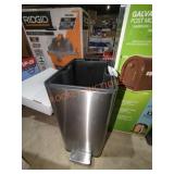 15" H Metal Step To Open Trash Can