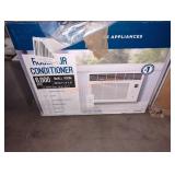 GE room air conditioner 6000 BTU 250SQ.FT.