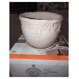 Paddock 7.5" ivy league moonstone pot