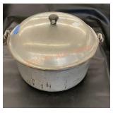 Vintage Majesto aluminum pot with lid