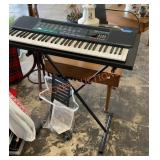 Yamaha PSR ï¿½ 150 keyboard with stand