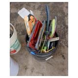 Miscellaneous garage bucket lot