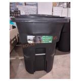 Toter 96 Gallon Rolling Outdoor Trashcan