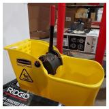 Rubbermaid mop bucket