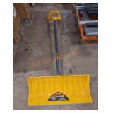 True Temper 26" Snow Pusher