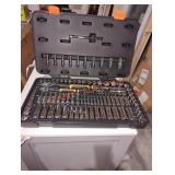 Gear wrench 106 piece Sae/Metric mechanic tool set