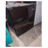 Magic Chef 1.7 cu Ft all refrigerator black