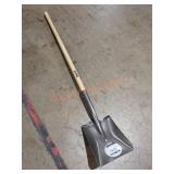 Anvil Transfer Shovel, Wood Handle