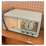VINTAGE ARVIN AM TUBE RADIO MODEL